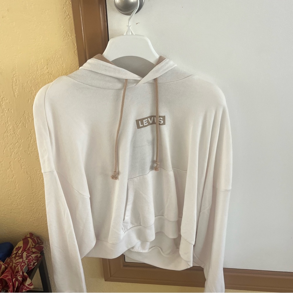 Levi’s sweatshirt
